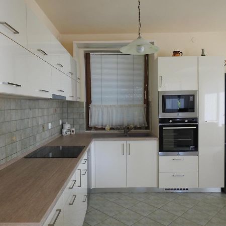 Petra Apartmanhaz Badacsonytomaj Buitenkant foto