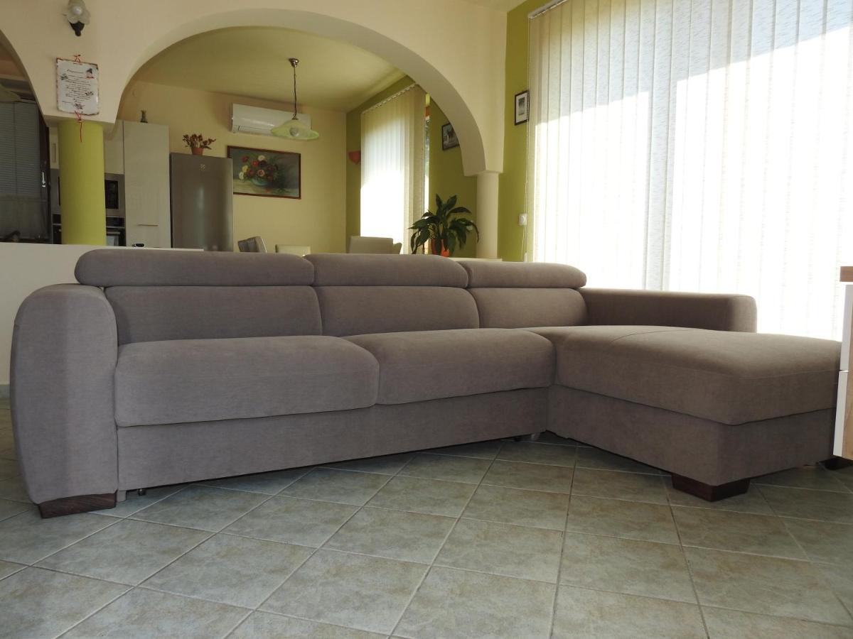 Petra Apartmanhaz Badacsonytomaj Buitenkant foto