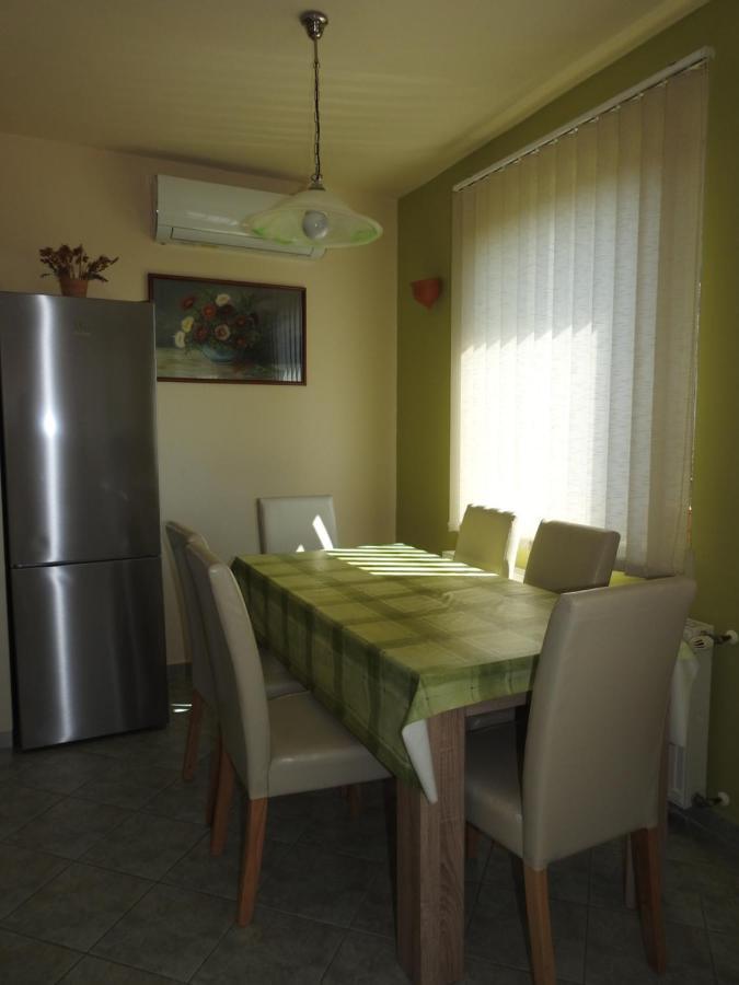 Petra Apartmanhaz Badacsonytomaj Buitenkant foto