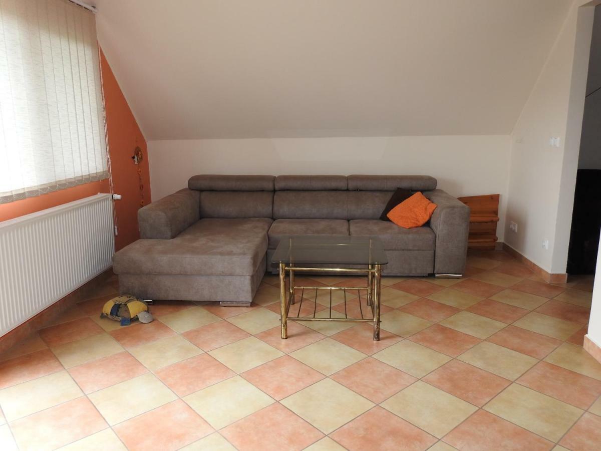 Petra Apartmanhaz Badacsonytomaj Buitenkant foto
