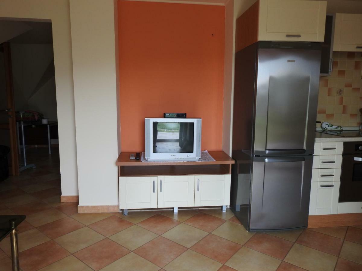 Petra Apartmanhaz Badacsonytomaj Buitenkant foto